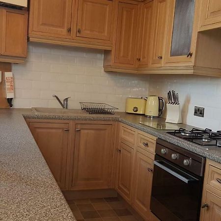 Carnegie Library: Austen Apartment 2 Bedroom Mexborough ภายนอก รูปภาพ