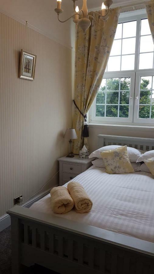 Carnegie Library: Austen Apartment 2 Bedroom Mexborough ภายนอก รูปภาพ