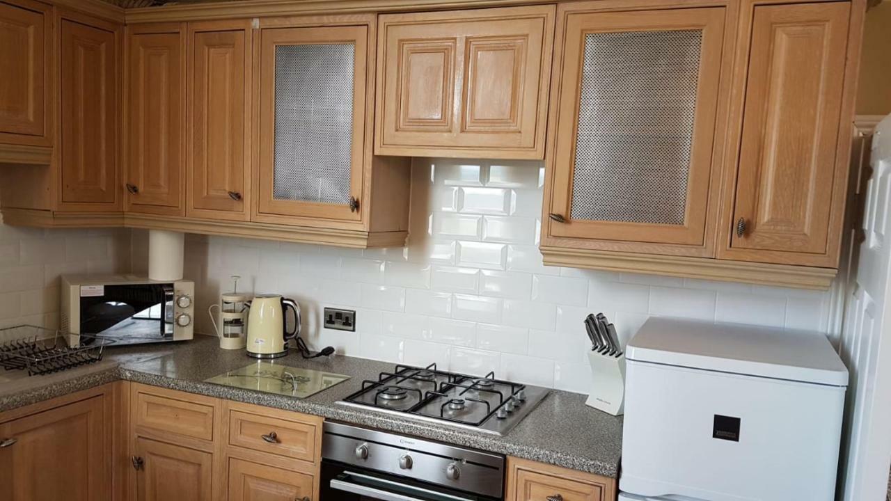 Carnegie Library: Austen Apartment 2 Bedroom Mexborough ภายนอก รูปภาพ